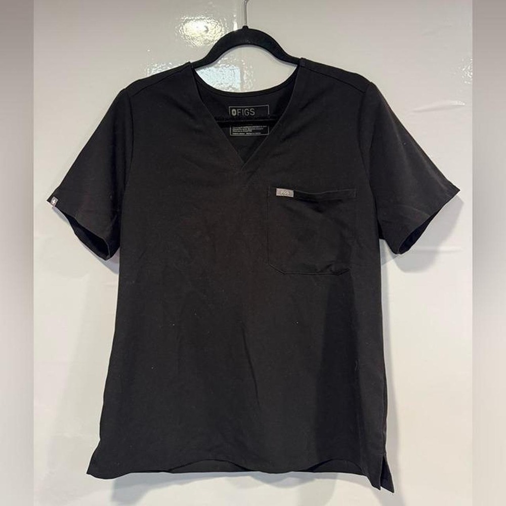 Figs Black Catalina one pocket Short Sleeve Scrubs V-Neck Tee